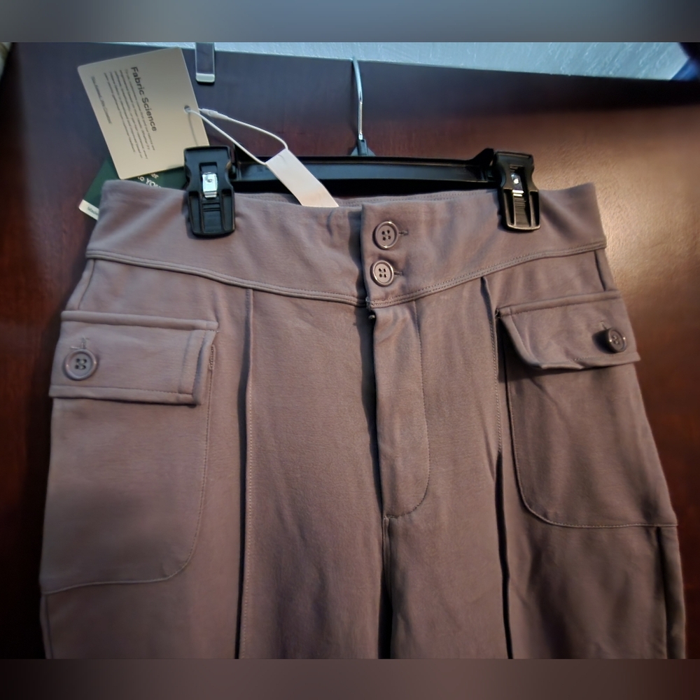 HALARA Women's Pants in Gray